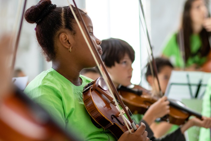 0-favorit.un-mercado-persa-orquesta-escuela-may-5.-1