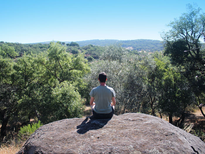 javier-meditando.png